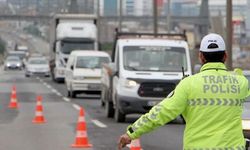 Trafikte bu hareketi yapanın başı belada.. O düğmeye basana hapis...