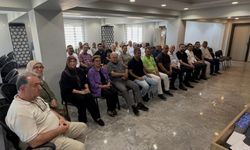 Türk siyasetinin duayen isimleri Aydın’da.. Üç eski bakan aynı toplantıda bir araya geldi