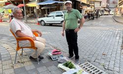 68 yaşında, tarlasında yetiştirdiği doğal ürünleri satıyor