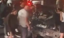 Astsubayları taşıyan otomobil bariyerlere çarptı