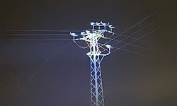 Dönüş yolundaki leyler bazı bölgeleri elektriksiz bıraktı