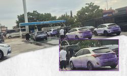 Yoldan geçen bütün arabalar mora döndü