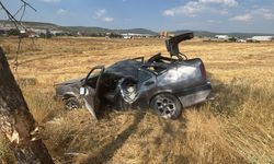 Takla atan otomobil şarampole yuvarlandı