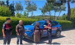 Yaşlı kadının 500 bin liralık altınını aldılar