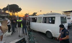 Aydın’da beton mikseri karşı şeride geçerek 2 servis aracına çarptı