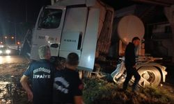 Aydın Söke’de tır üst geçide çarptı