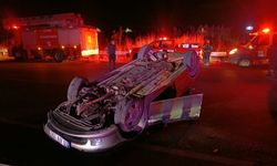 Aydın’da feci kaza, refüje çarparak devrildi