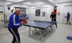 Başkan Arıkan Söke Belediyesporlu masa tenisçilerin antrenmanına katıldı