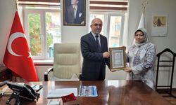Emekli ikramiyesinin tamamını müftülük binasının yapımına bağışladı