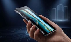 Milyonların beklediği telefon Türkiye’de satışta.. Fiyatını gören şaşkına döndü