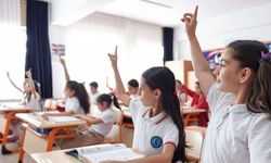 Veliler dikkat! 1. ve 5. sınıflarda yeni dönem başlıyor.. Öğretmen ve şube dağıtımında tarih belli oldu