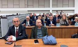 Gergin halleri dikkat çekiyordu: Tezcan, eli sargı beziyle sarılı halde görüntülendi