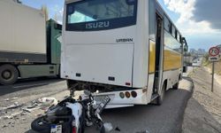 Motosiklet otobüse çarptı: 1 kişi hayatını kaybetti, 1 ağır yaralı
