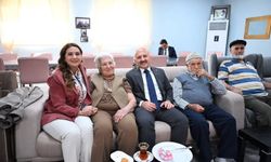 Aydın Valisi Varol yaşlı çınarların gönlünü aldı