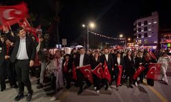 CHP Kuşadası sahada güç gösterisi yaptı: Kuşadası sokaklarında cumhuriyet coşkusu
