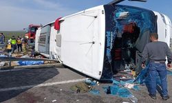 İzmir yolunda katliam gibi kaza.. 11 kişi hayatını kaybetti