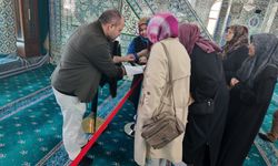 Kutsal emanetlere vatandaşlar yoğun ilgi gösterdi