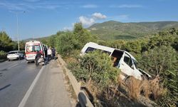 Minibüs kaza yaptı