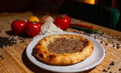 Müşteriler kapısında sıra oluyordu.. Harcın içinden tek tırnaklı eti çıktı