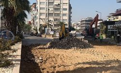 Nazilli’nin en işlek caddesinde çalışma başladı.. Büyükşehir Uzun Çarşı'yı yenileyecek