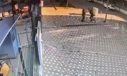 Okul önünde bekçiye saldırdı, bakın kim çıktı?