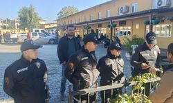 Polisler belediyede arama çalışmalarına devam ediyor