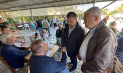 İYİ Parti Kuşadası İlçe Başkanı Behçet Alp yangın bölgesinde esnafı yalnız bırakmadı