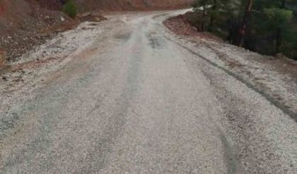 Aşırı yağışlarda bozulan yollar tekrar kullanıma açıldı