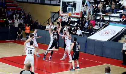Play-Off serisinde durum eşitlendi