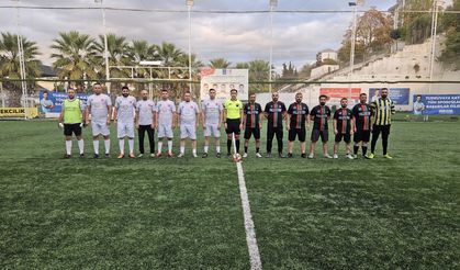 Kuşadası’nda Görev Şehitleri Turnuvası'nda çeyrek final heyecanı başladı