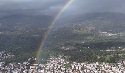 Sağanak sonrası gökkuşağı Aydın'ı sardı
