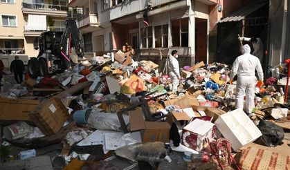 Çöp evden 12 kamyon atık çıkarıldı