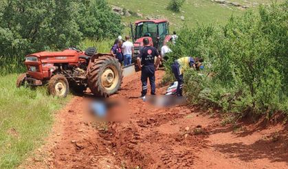 Traktör devrildi, 1’i çocuk 2 kişi yaşamını yitirdi