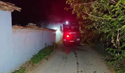 Nazilli’de odunlukta çıkan yangın eve sıçradı