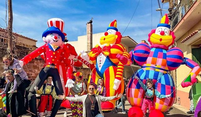 Mostra Karnavalı İzmir’den Sakız’a uzanan dostluk eli ile renklendi