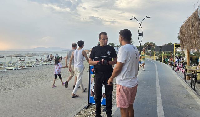 Kuşadası Belediyesi Zabıta Müdürlüğü plajlardaki fırsatçılara göz açtırmıyor