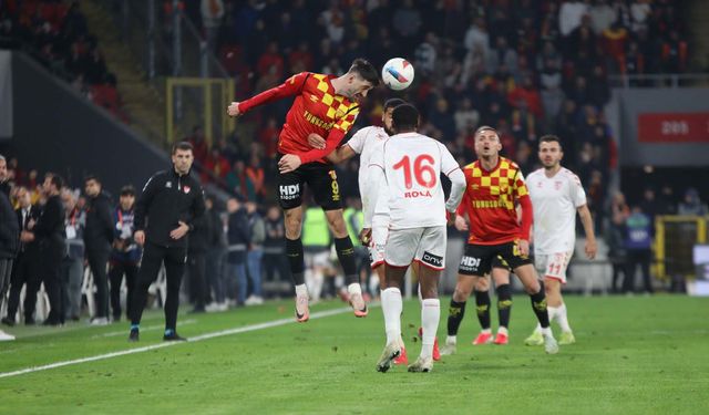 Trendyol Süper Lig: Göztepe: 2 - Samsunspor: 2 (Maç sonucu)