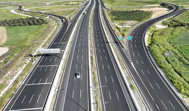 Aydın-Denizli Otoyolu'nu kullanacaklar dikkat.. 9 ve 10. kilometreler için uyarı yapıldı
