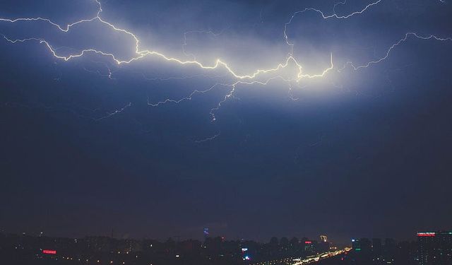 Aydın’a uyarı geldi.. Meteoroloji duyurdu, fena geliyor.. Şemsiyeleri hazırlayın