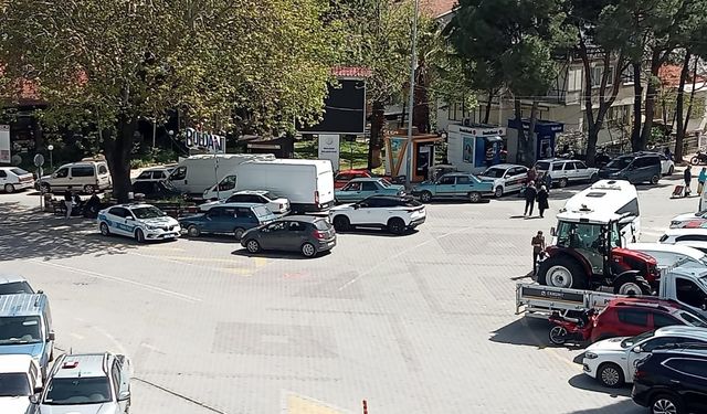 Denizli’de zabıtalar linç edilmekten son anda kurtarıldı