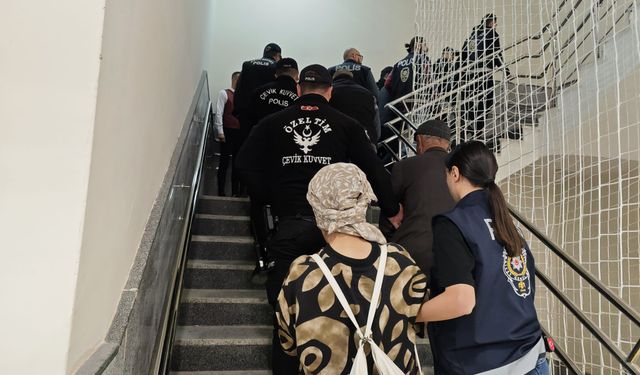 Fuhuş operasyonunda yakalandılar