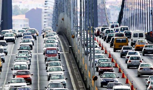 Deprem sonrası İstanbul trafiği kilitlendi! Yoğunluk %71'e ulaştı