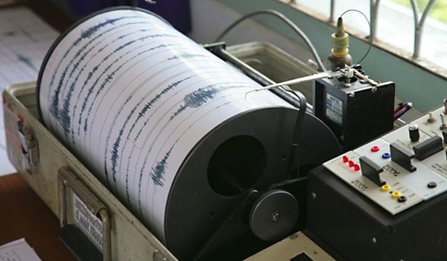 İstanbul’da korkutan bir deprem daha! Saat 15:12’de 4.9 ile sarsıldı