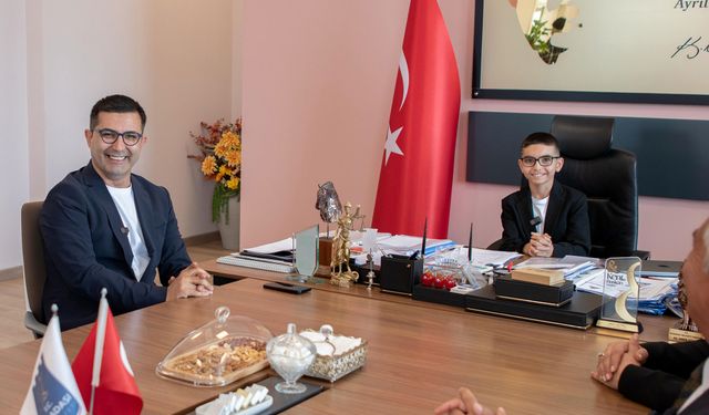 Kuşadası’nı 23 Nisan coşkusu sardı