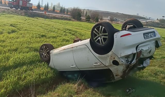 Takla atan otomobilin sürücüsü yaşamını yitirdi