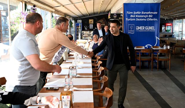 Başkan Ömer Günel geçerken uğramadı, taksicilerin derdini dinleyip çözüm buldu