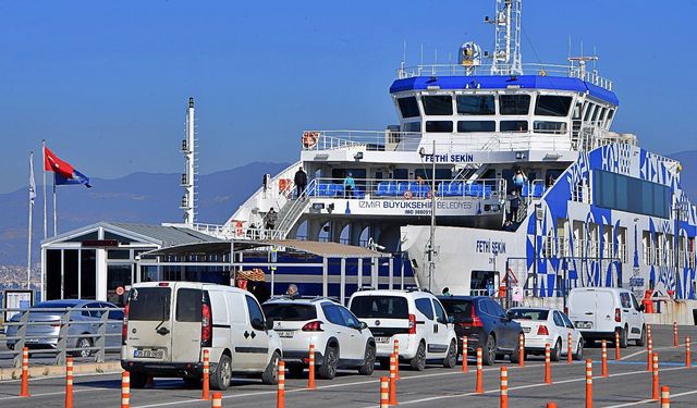 İzmir'de feribot sefer ve ücret tarifesine düzenleme