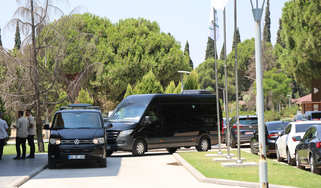 Aydın’da iç acıtan görüntü.. Devletin araçları serin kalsın diye saatlerce çalıştı