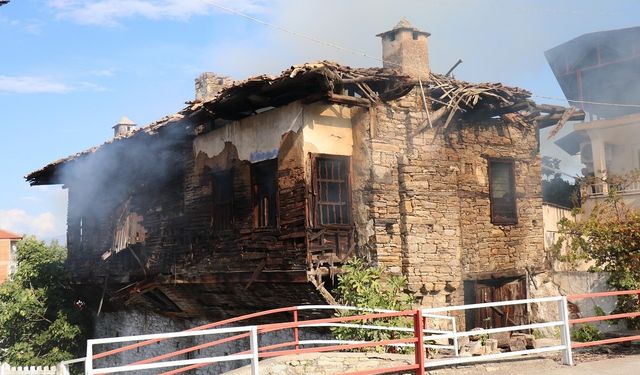 Aydın’da ev küle döndü