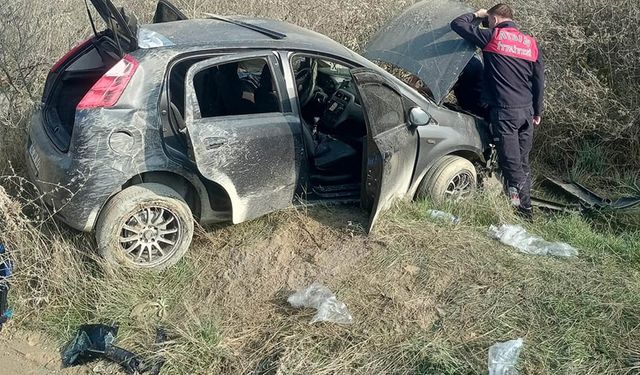 Aydın’da feci kaza.. Otomobil yol kenarına savruldu